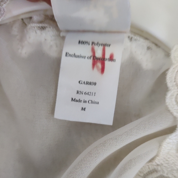 Vintage Jonquil by Diane Samandi Romantic Lace Embroidered Robe M